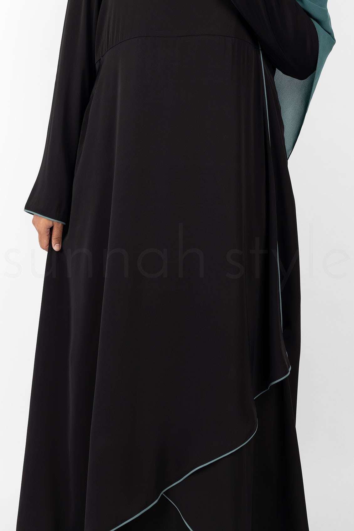 Sunnah Style Anemone Layered Abaya Black Teal